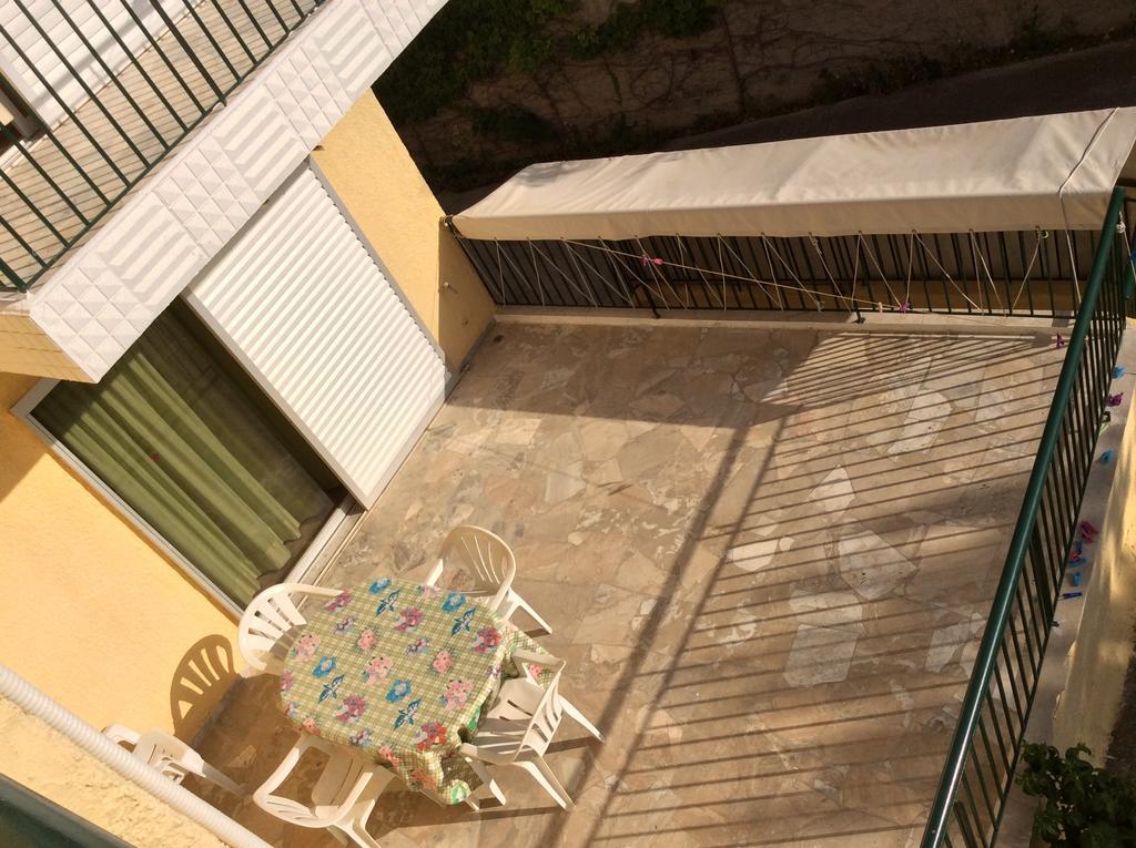 Apartments Rania Толон Стая снимка