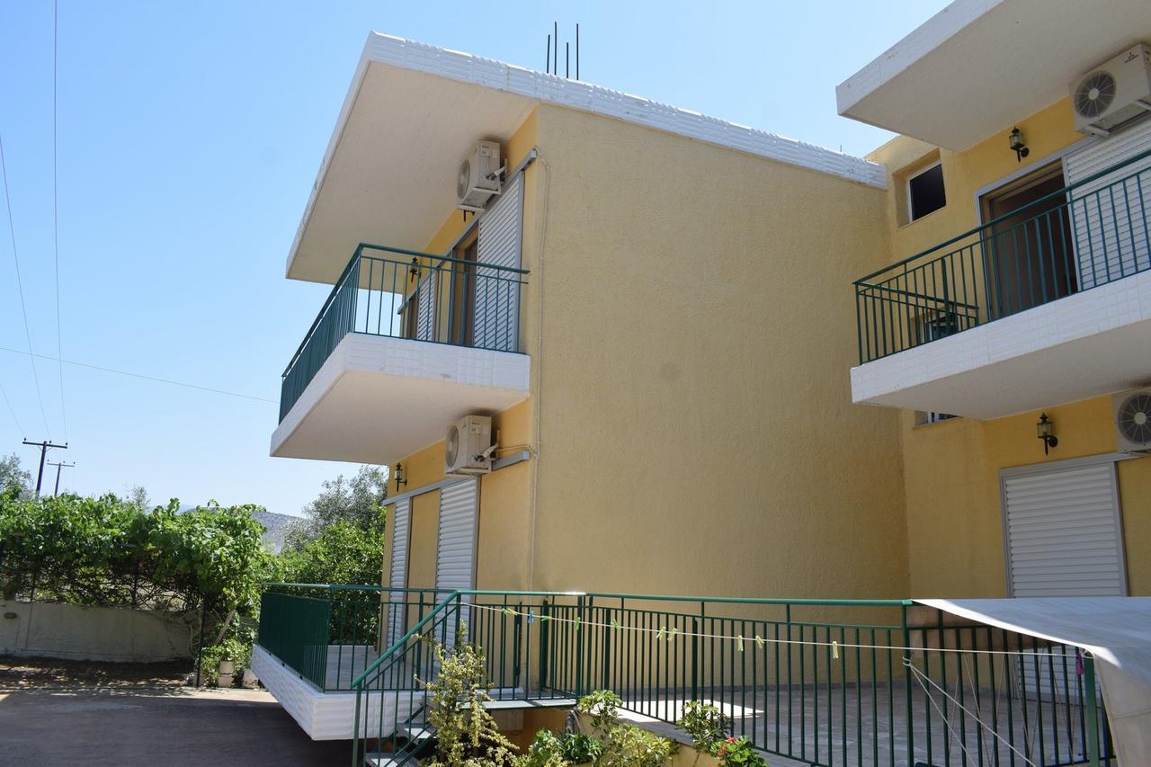 Apartments Rania Толон Екстериор снимка
