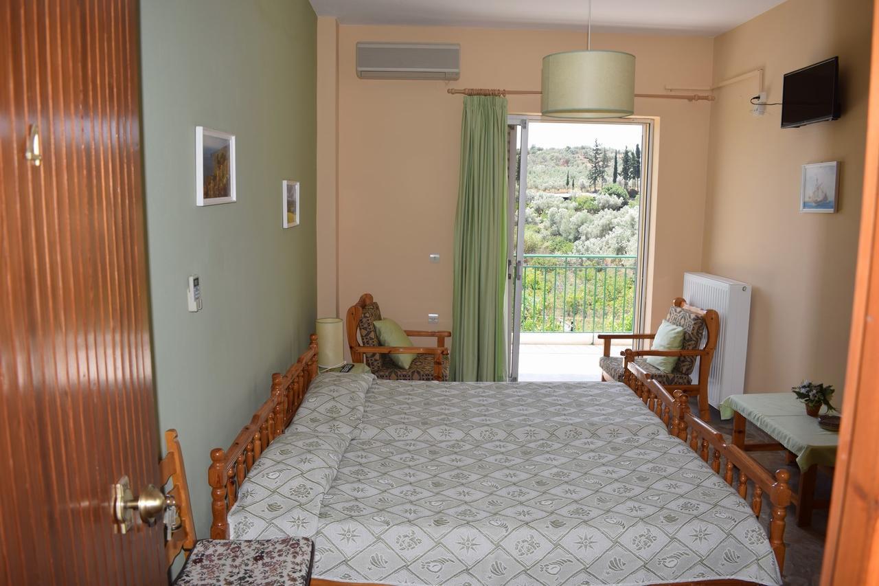 Apartments Rania Толон Екстериор снимка
