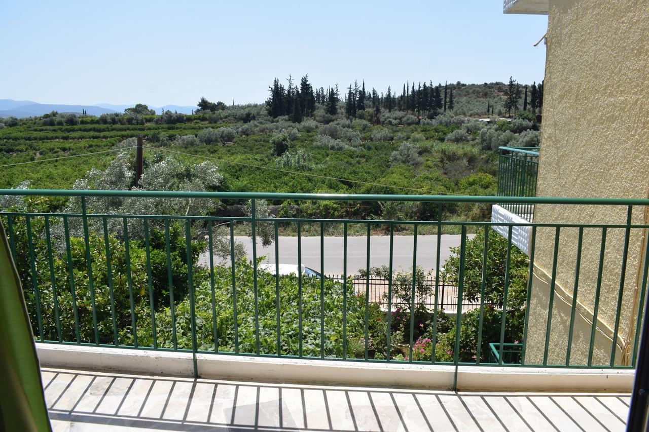 Apartments Rania Толон Екстериор снимка